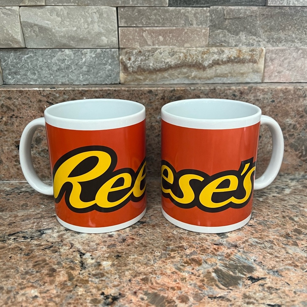 2 Reese’s Mugs